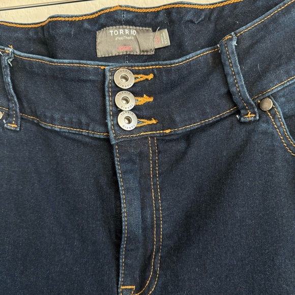 Torrid Jeans Women’s 24T Super Soft Jegging Blue Stretch Cotton Denim Plus Size - Picture 9 of 13